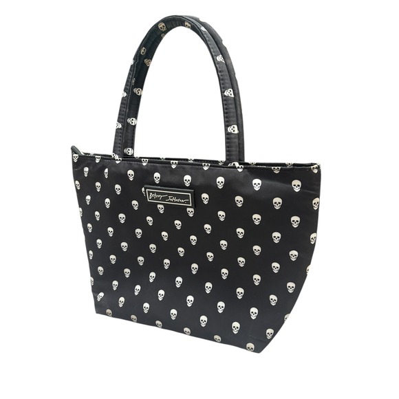 Betsey Johnson Skull Print Insulated
Lunchbox - Picture 2 of 6